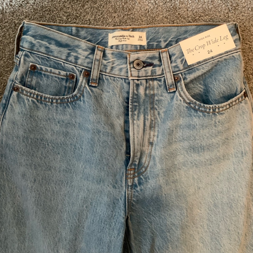 NWT - Abercrombie & Fitch Wide Leg Jeans